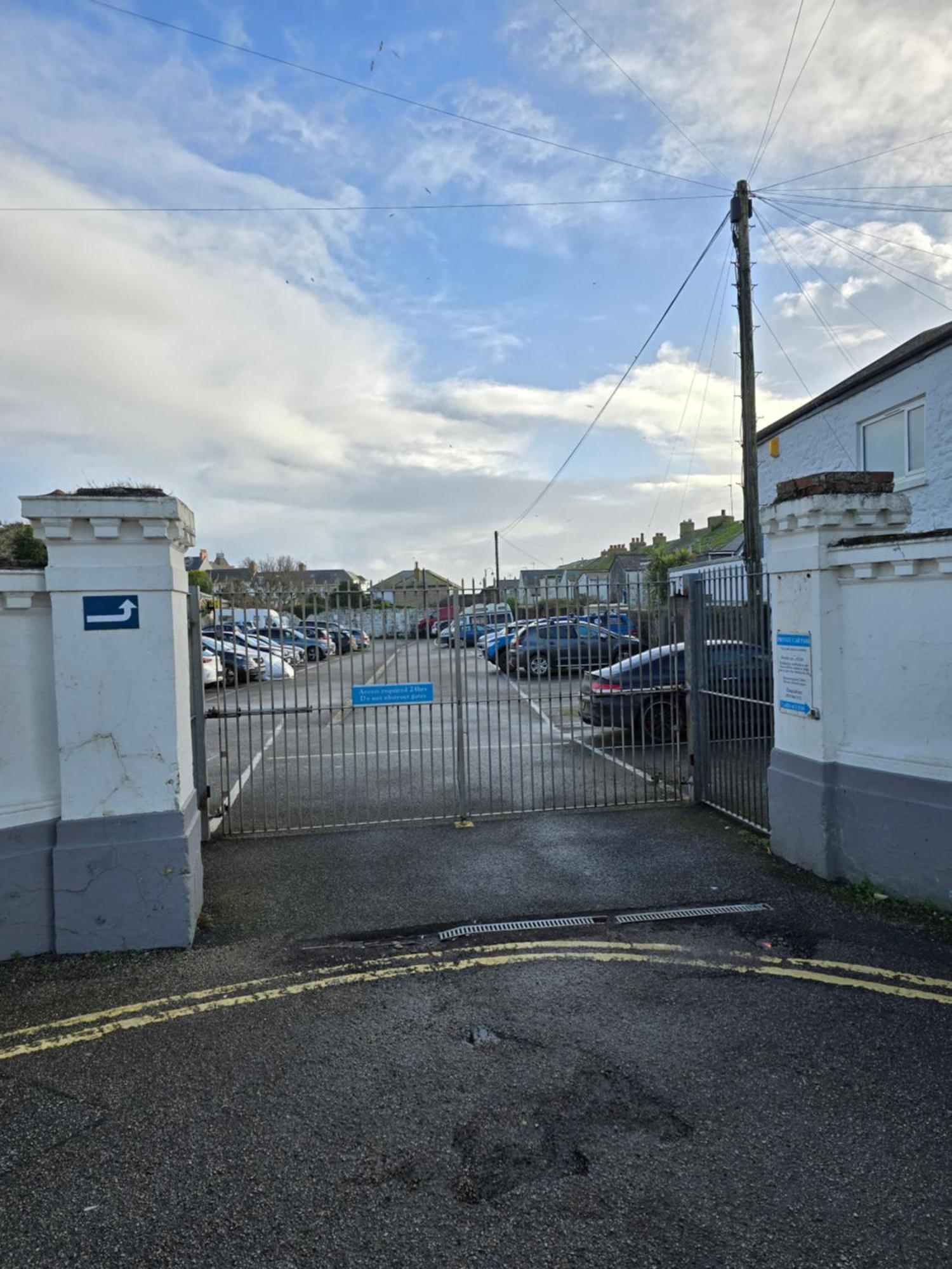 Central Penzance, Modern Stylish Home, Near Seafront With Gated Parking エクステリア 写真